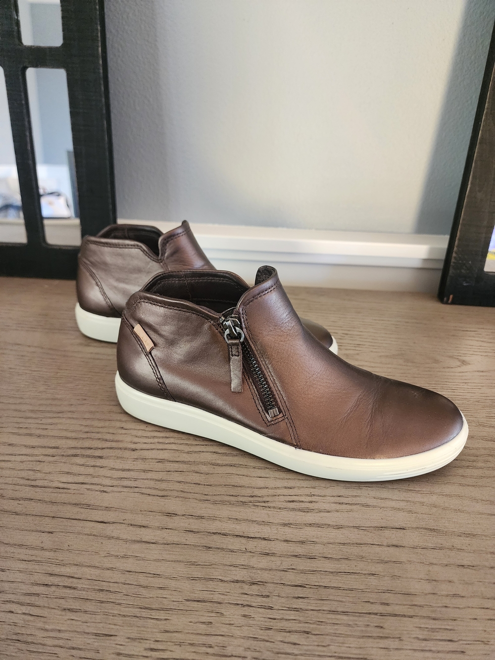 Ecco Women's Bronze Leather Side Zip Sneakers